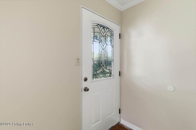 229 Flamingo Dr, Louisville, KY 40218