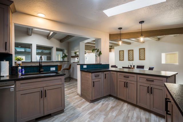 3212 Calle De Estella NW, Albuquerque, NM 87104