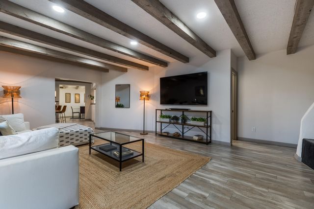 3212 Calle De Estella NW, Albuquerque, NM 87104