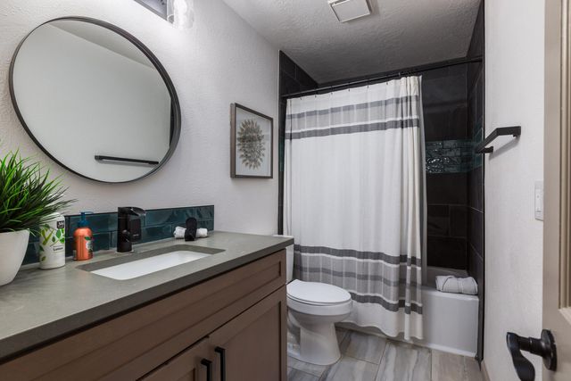 3212 Calle De Estella NW, Albuquerque, NM 87104