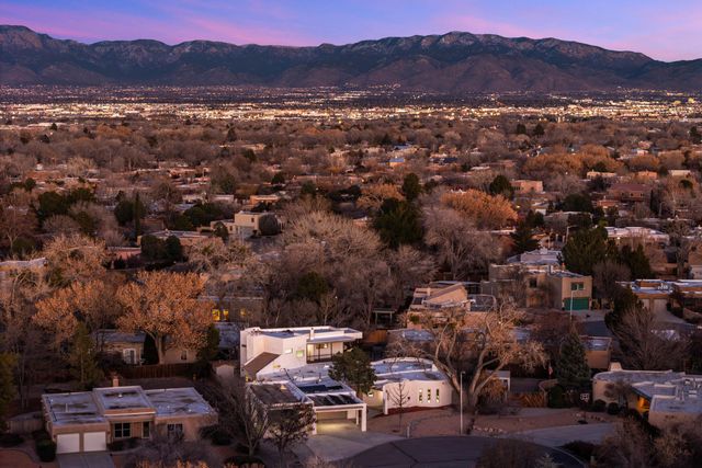 3212 Calle De Estella NW, Albuquerque, NM 87104