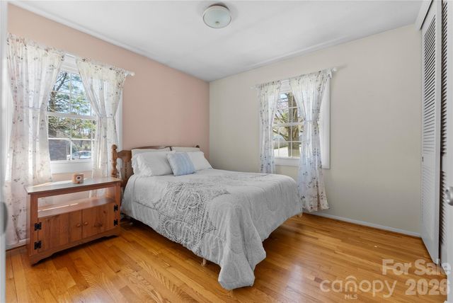 879 New Haw Creek Road, Asheville, NC 28805