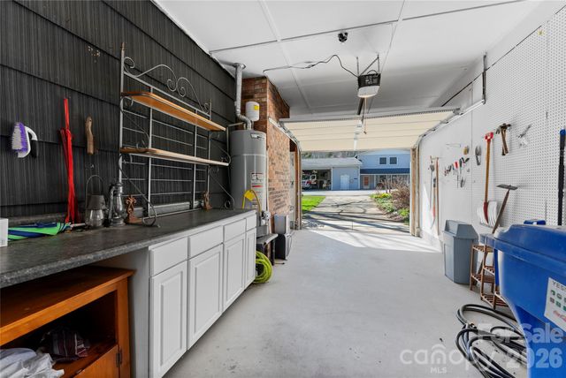 879 New Haw Creek Road, Asheville, NC 28805