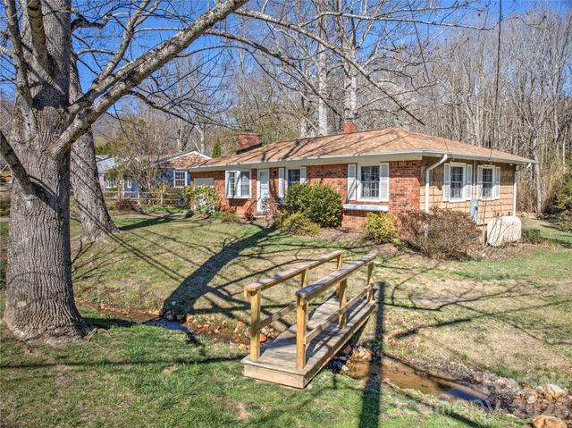 879 New Haw Creek Road, Asheville, NC 28805