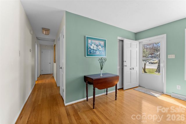 879 New Haw Creek Road, Asheville, NC 28805