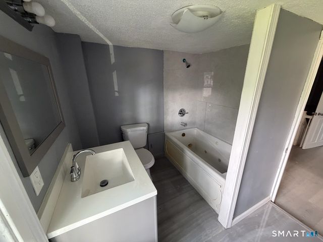800 Burnside Avenue, East Hartford, CT 06108