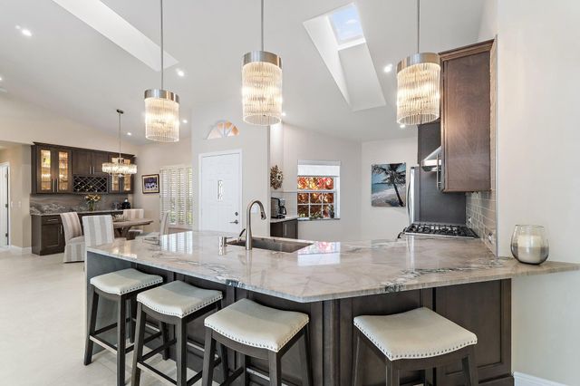 45 Via Verona, Palm Beach Gardens, FL 33418