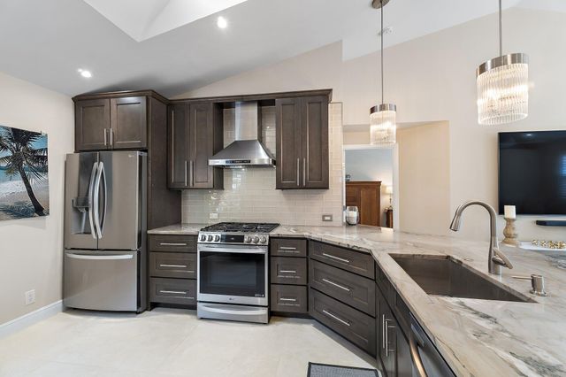 45 Via Verona, Palm Beach Gardens, FL 33418