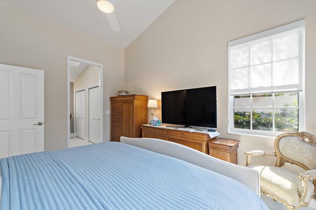 45 Via Verona, Palm Beach Gardens, FL 33418