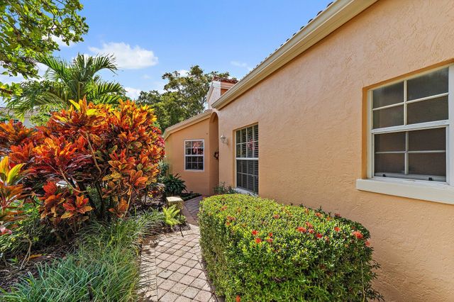 45 Via Verona, Palm Beach Gardens, FL 33418