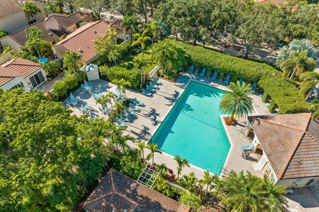 45 Via Verona, Palm Beach Gardens, FL 33418