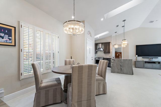 45 Via Verona, Palm Beach Gardens, FL 33418