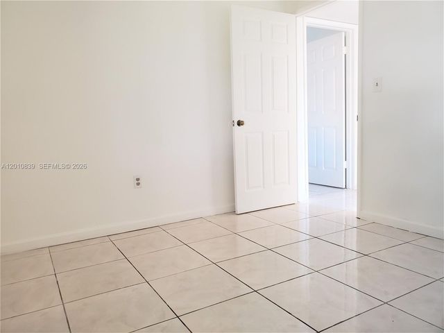 10020 NW 9th St Cir 102, Miami, FL 33172