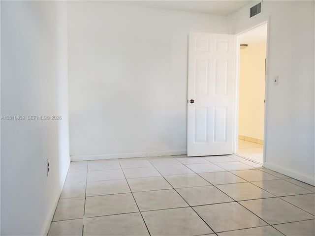 10020 NW 9th St Cir 102, Miami, FL 33172