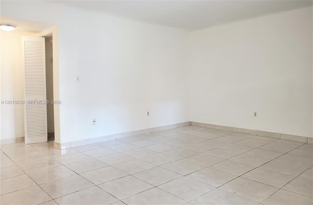 10020 NW 9th St Cir 102, Miami, FL 33172