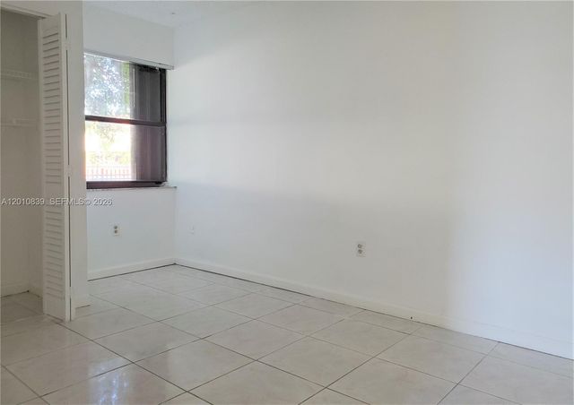 10020 NW 9th St Cir 102, Miami, FL 33172