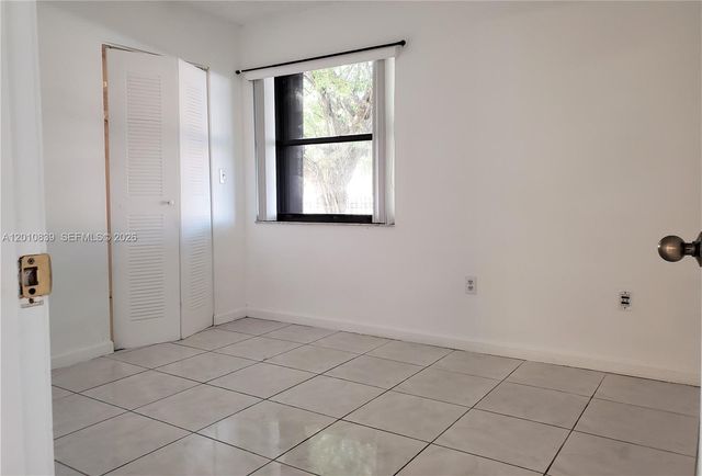 10020 NW 9th St Cir 102, Miami, FL 33172