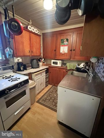 37 N QUEEN ST, Littlestown, PA 17340