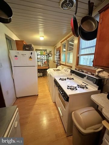 37 N QUEEN ST, Littlestown, PA 17340