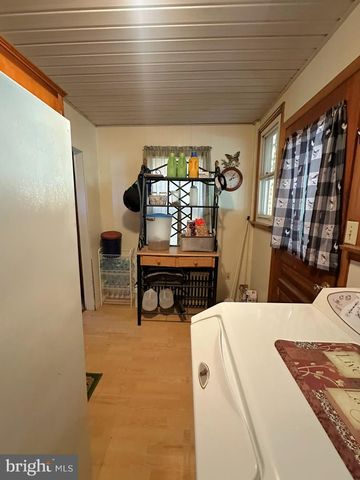 37 N QUEEN ST, Littlestown, PA 17340