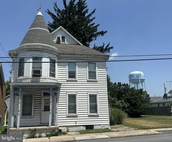 37 N QUEEN ST, Littlestown, PA 17340