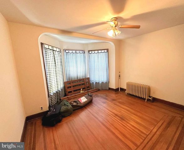 37 N QUEEN ST, Littlestown, PA 17340