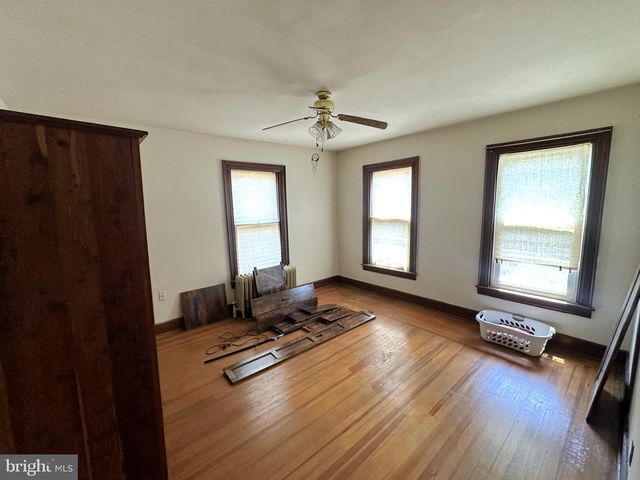 37 N QUEEN ST, Littlestown, PA 17340