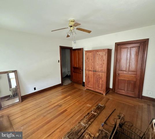 37 N QUEEN ST, Littlestown, PA 17340