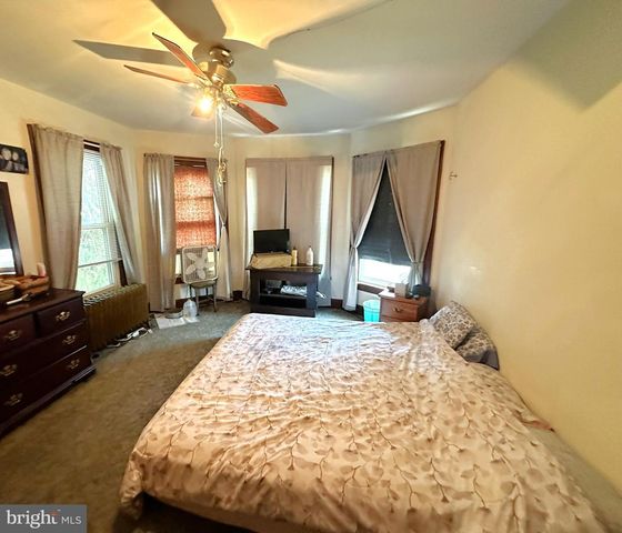 37 N QUEEN ST, Littlestown, PA 17340