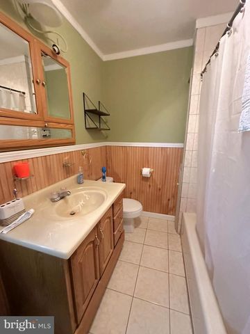 37 N QUEEN ST, Littlestown, PA 17340