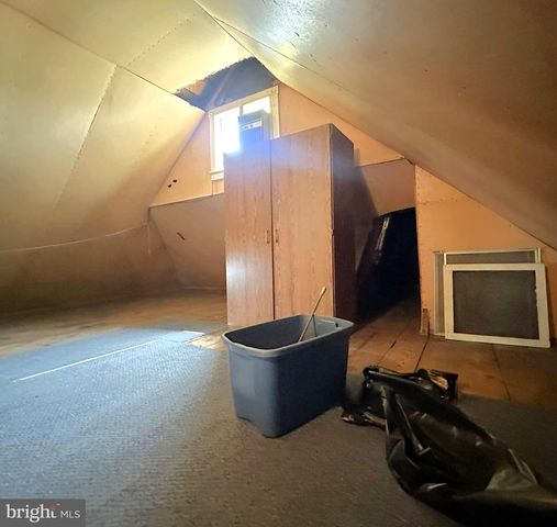 37 N QUEEN ST, Littlestown, PA 17340