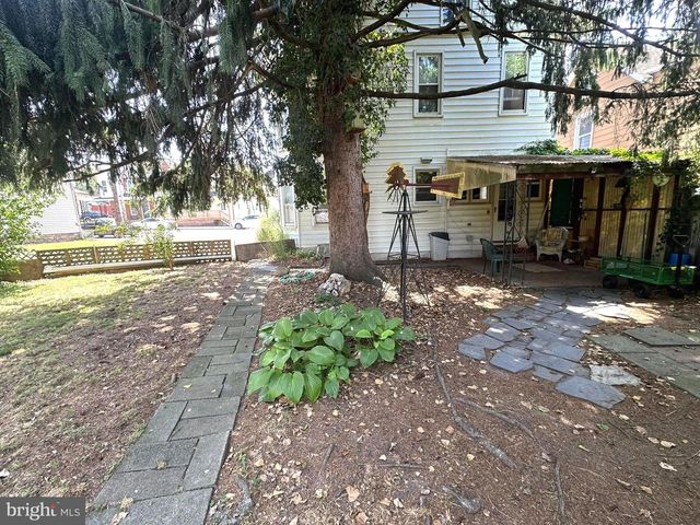 37 N QUEEN ST, Littlestown, PA 17340