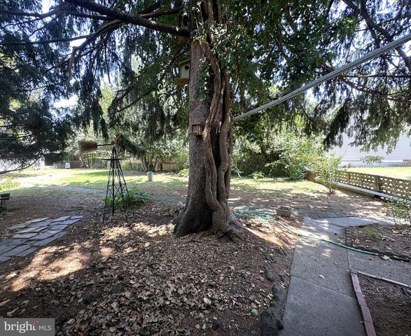 37 N QUEEN ST, Littlestown, PA 17340