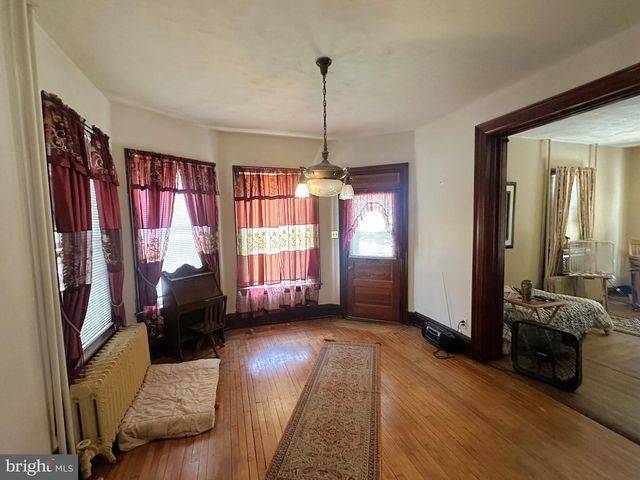 37 N QUEEN ST, Littlestown, PA 17340