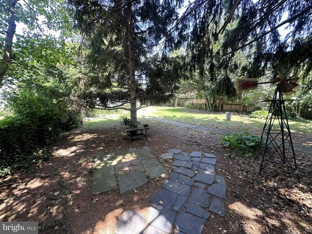 37 N QUEEN ST, Littlestown, PA 17340