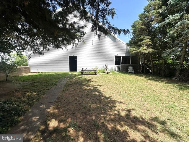 37 N QUEEN ST, Littlestown, PA 17340