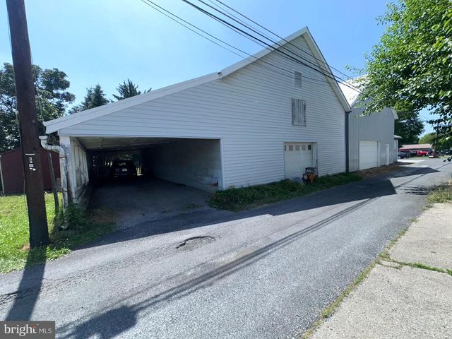 37 N QUEEN ST, Littlestown, PA 17340