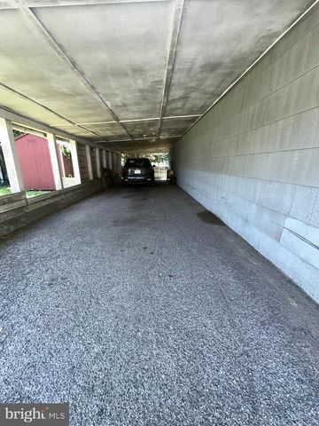 37 N QUEEN ST, Littlestown, PA 17340