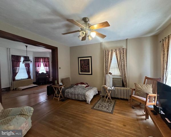 37 N QUEEN ST, Littlestown, PA 17340