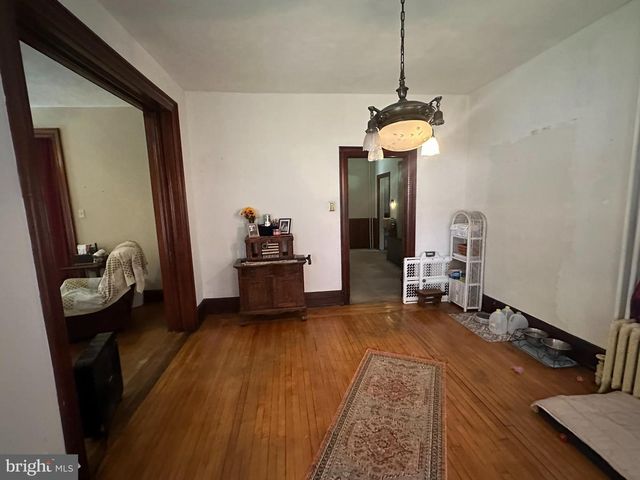 37 N QUEEN ST, Littlestown, PA 17340