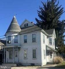 37 N QUEEN ST, Littlestown, PA 17340