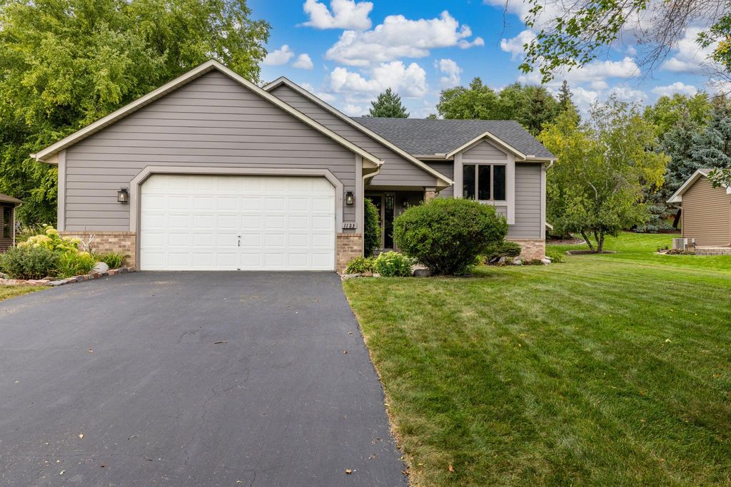 1123 Ridge Bluff Drive, Chaska, MN 55318 — photo 2