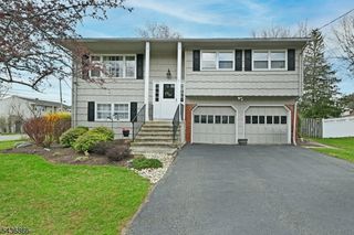 71 Clover Hill Dr, Mount Olive Twp., NJ 07836