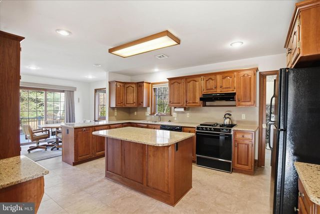 310 RUMFORD RD, Lititz, PA 17543