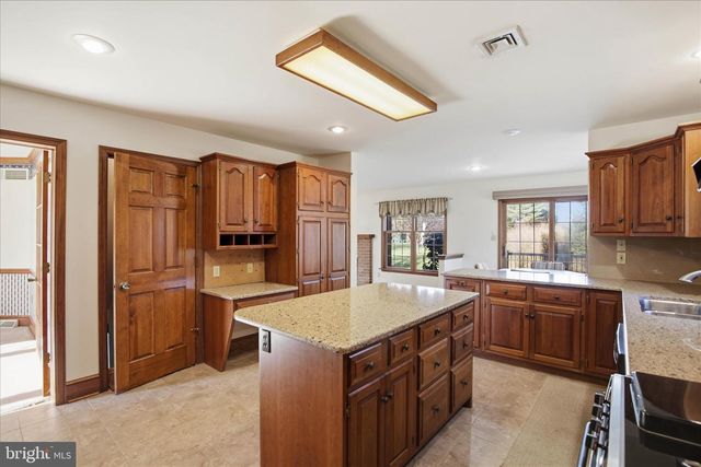 310 RUMFORD RD, Lititz, PA 17543