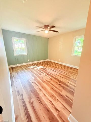 189 W Cleve Street, Mount Airy, NC 27030