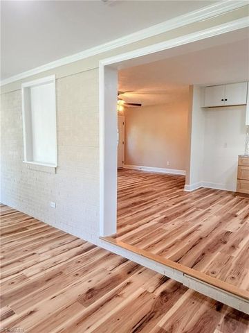 189 W Cleve Street, Mount Airy, NC 27030
