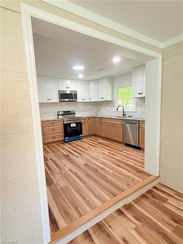 189 W Cleve Street, Mount Airy, NC 27030