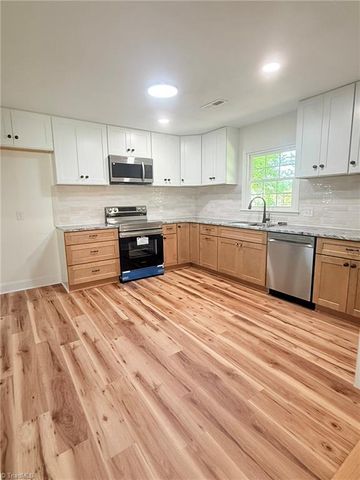 189 W Cleve Street, Mount Airy, NC 27030