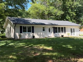 189 W Cleve Street, Mount Airy, NC 27030